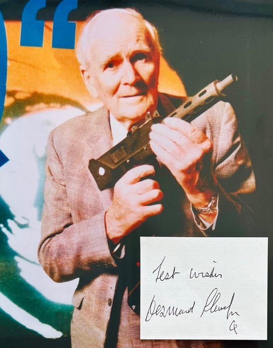 James Bond - Desmond Llewelyn as "Q" , signed with COA