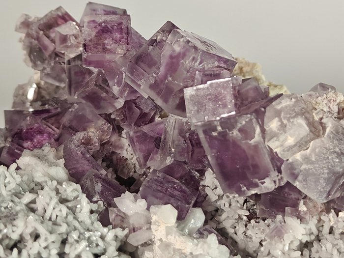 Fluorit Ghostede krystaller - Højde: 14 cm - Bredde: 12 cm- 1100 g