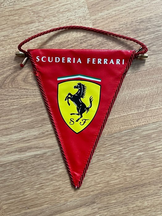 旗帜 - Scuderia Ferrari Fanion - 意大利