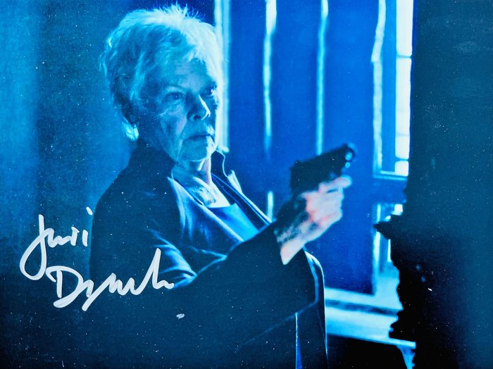 James Bond 007: Skyfall - Dame Judi Dench, signed with COA