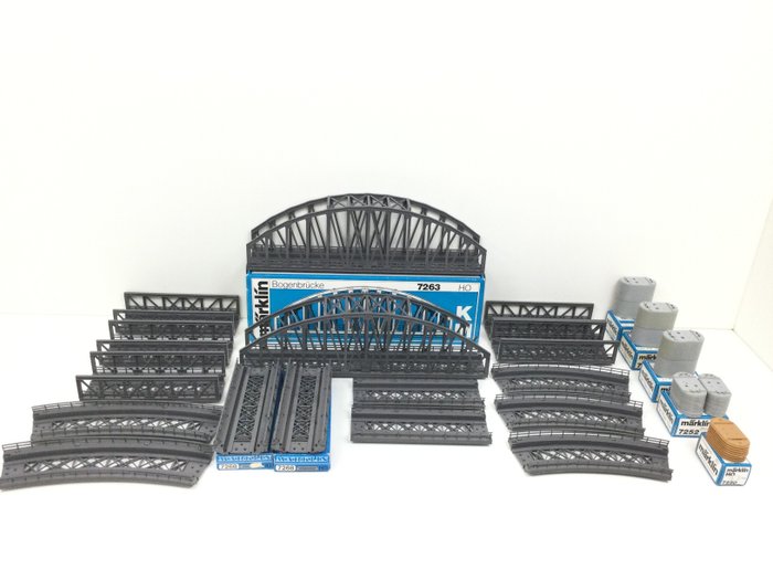 Märklin H0 - 7250/7252/7253/7262/7263/7267/7268/7269 - Model train bridge parts (40) - Plastic bridge package for K and M rails