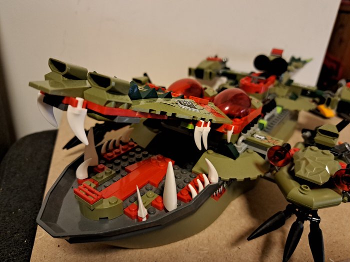 LEGO - 神獸傳奇 - Craggers command ship