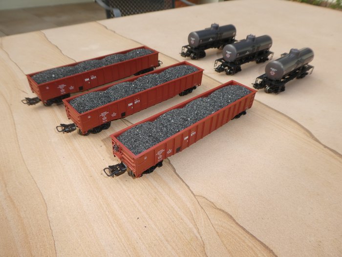 Märklin H0 - 47899 - Σετ τρένου μοντελισμού μεταφοράς εμπορευμάτων (3) - Σετ 3 φορτηγών βαγόνι με 1 βαγόνι άνθρακα και 1 βαγόνι το καθένα - SZD