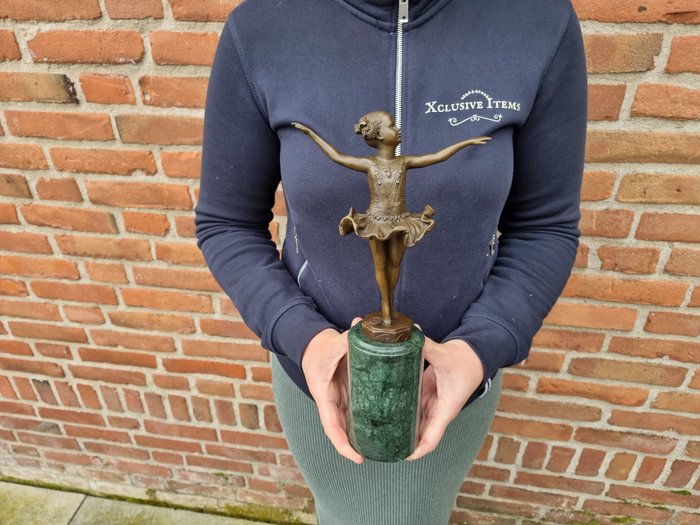 Staty, Bronze Ballerina Girl Handmade - 31.5 cm - Brons, Marmor