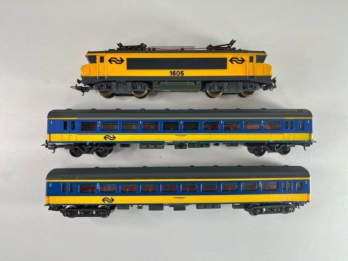 Lima H0 - Conjunto de comboios (1) - E-Loc 1605 com dois carros IC - NS