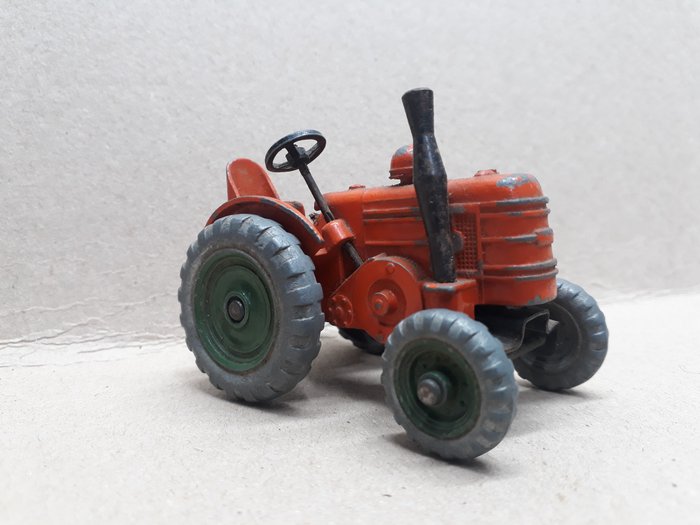 Dinky Toys 1:43 - 1 - Modelkassevogn - Marshall Tractor