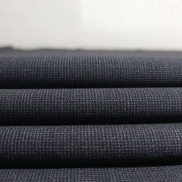 Le tissu en laine de soie mesure 6,40 x1,50 m - Textile - 640 cm - 150 cm
