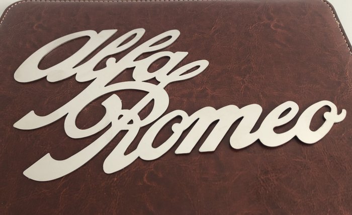 Dekoratív tárgy - Alfa Romeo - Alfa Romeo Embleem