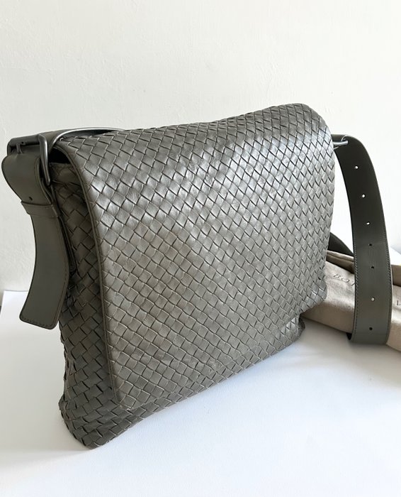 Bottega Veneta - messenger- crossbody bag - Messenger väska