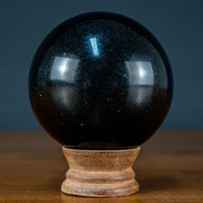 Gyönyörű fekete turmalin Gömb, Brazíliából- 752.31 g