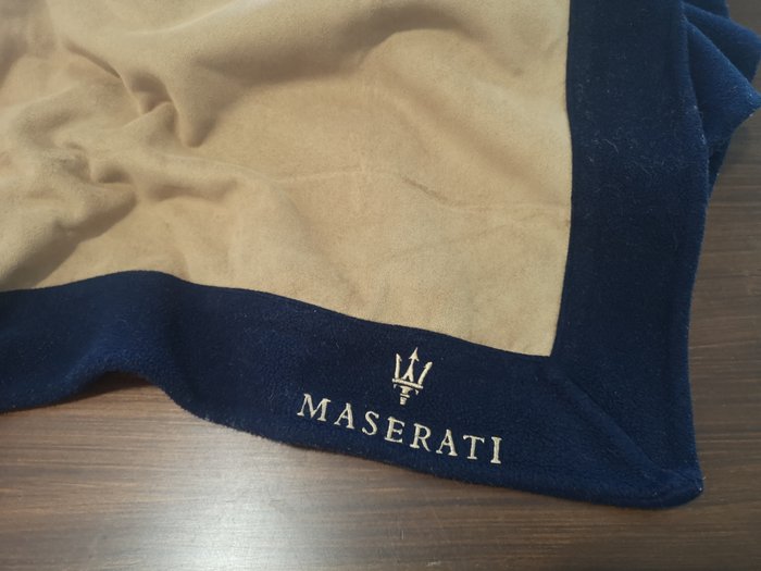 Deken a cuadros - Maserati