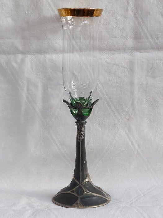 Felsenstein & Mainzer Nürnberg Champagneflute (h. 25 cm) - Italkiegészítők - Ritka szecessziós pezsgőfuvola fém talppal - Üveg