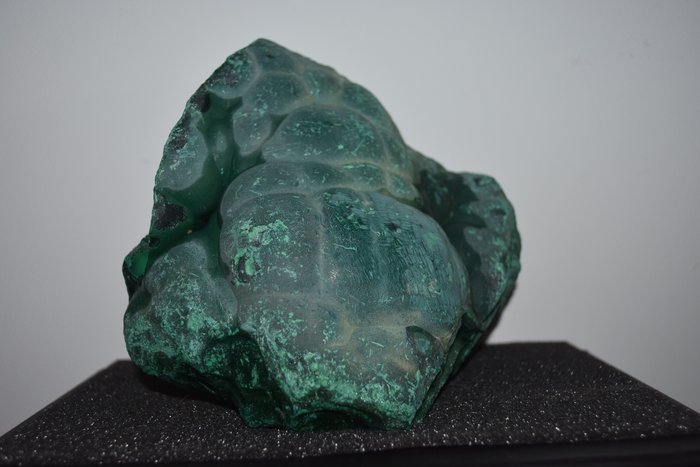 Malachite 粗糙的形狀 - 高度: 8 cm - 闊度: 18 cm- 4 kg - (1)