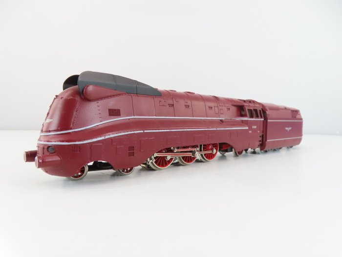Märklin H0 - 3089 - Locomotiva a vapor com vagão de carvão (1) - BR 03.10, com chapeamento aerodinâmico, Delta - DRG