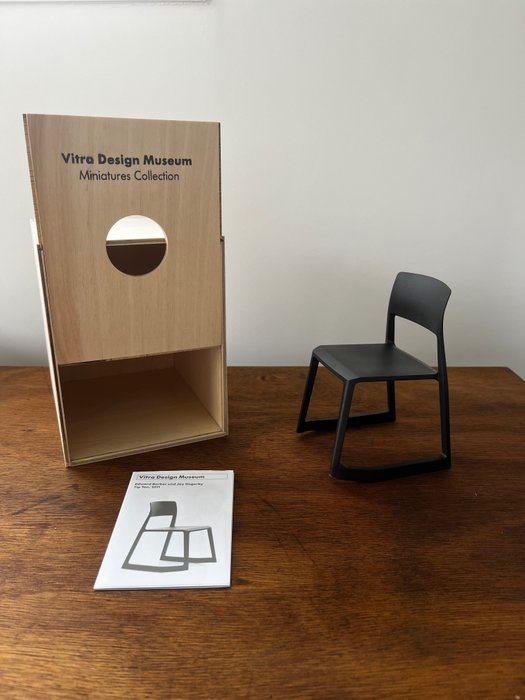 Vitra Design Museum - Barber & Osgerby - Krzesło - ton końcówki - Plastik