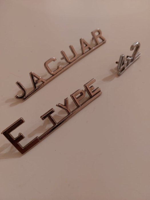 Emblem - Jaguar - E Type