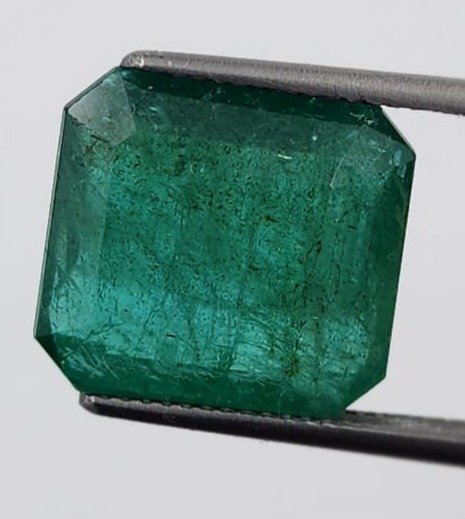 Green Emerald - 12.04 ct