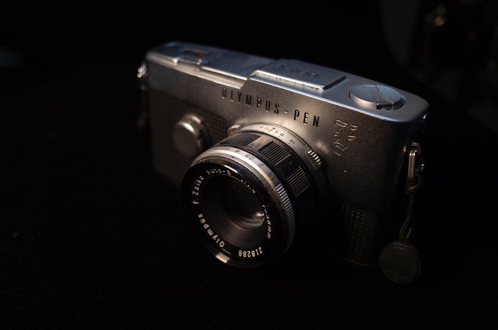 Olympus PEN-F + F.Zuiko Auto-S 1,8/38mm | Halvformatskamera