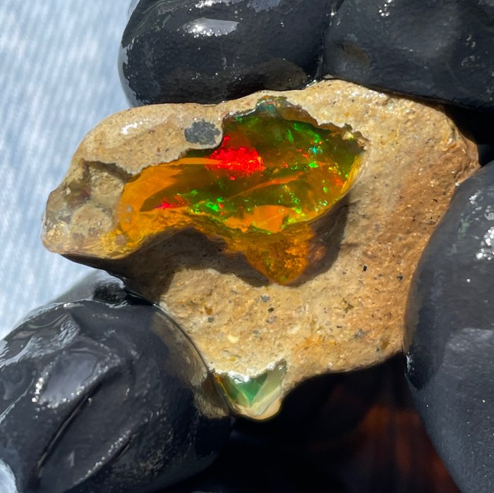 Opal de cristal 42ct Stare brută- 8.4 g