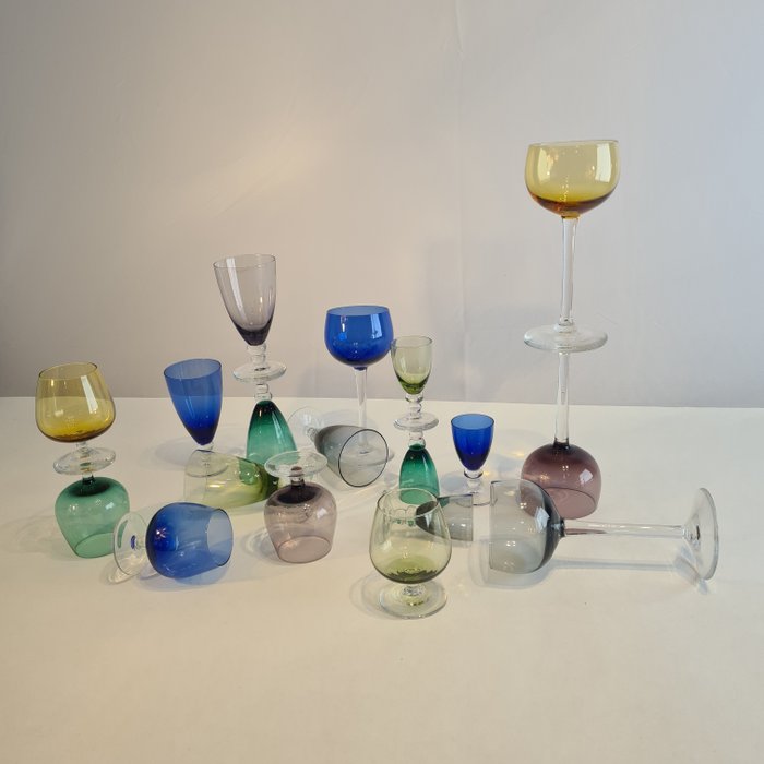 Kristalunie Maastricht Max Verboeket - Conjunto de copos de bebidas diversas (18) - Carnaval - Vidro