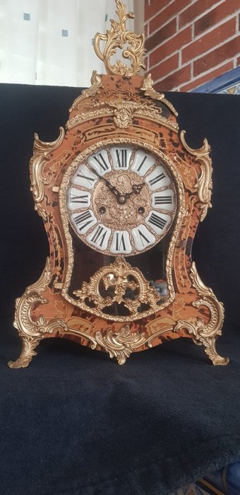 壁炉架时钟 - 路易十五世式风格 - 玻璃, 陶瓷, 黄铜, 龟甲纹镶嵌木 - 1960-1970