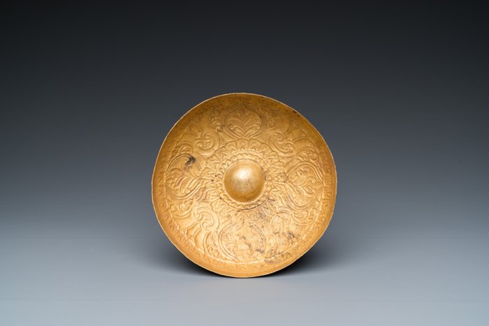 Eine osmanische „Tombak“-Hamam-Schale oder „Tâs“ aus vergoldetem Kupfer - Messing, Vergoldet - Türkei - Spätes Osmanisches Reich