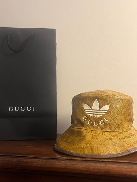 Gucci - Gucci x adidas Bucket Hat Brown L 59 cm - Mode-Accessoires-Set