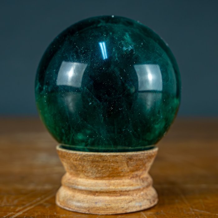 天然A+++绿色萤石 球体，中国- 411.87 g