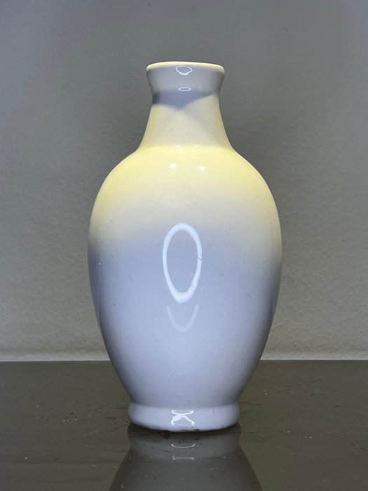 Keramis Boch, Boch Frères, Keramis Charles Catteau - Vase -  Kleine eiförmige Vase mit einfarbig offenem Hals  - Steingut