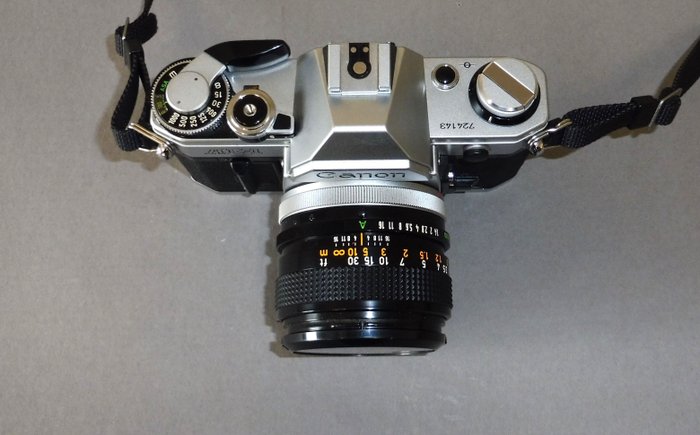 Canon AE-1 + FD 1,4/50mm S.S.C. + acc. | Spiegelreflexkamera (SLR)