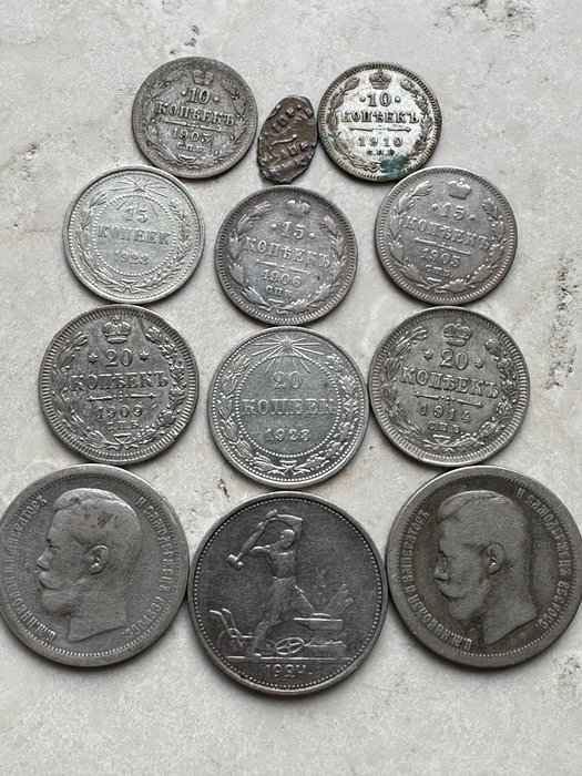 Rusland. A lot of 12x Soviet and Imperial Russian Silver coins, including 3x nice Poltiniks 1896-1923  (Zonder Minimumprijs)