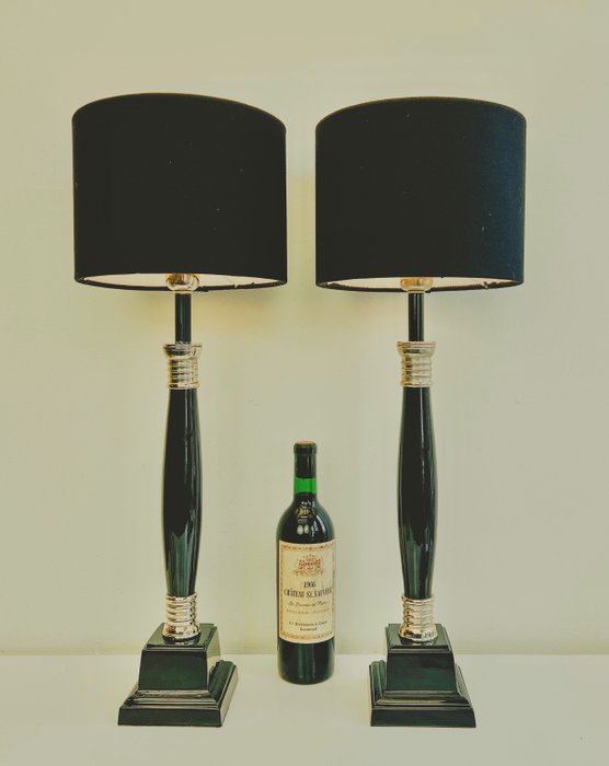 Lampa stołowa (2) - Stylowe lampy stołowe wykonane z lakierowanego na czarno metalu i chromu