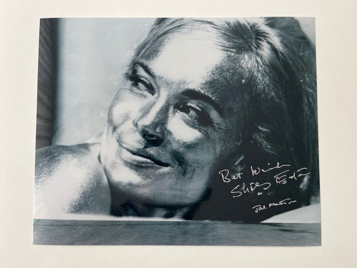 James Bond 007: Goldfinger, Shirley Eaton as "Jill Masterson" handsigned photo with b´bc holographic COA