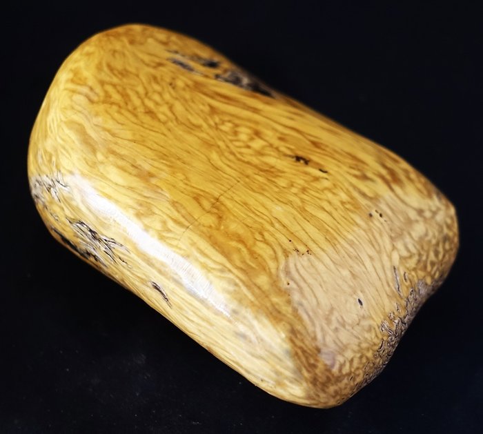 Pezzo di ambra gialla lucida - Papua occidentale - Altezza: 110 mm - Larghezza: 90 mm- 273 g