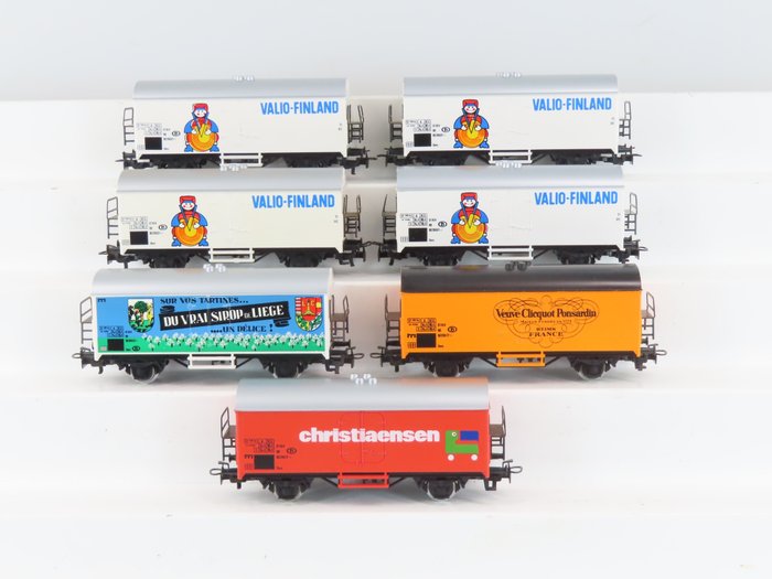 Märklin H0 - 4568 - Modellbahn-Güterwagen (7) - 7x zweiachsige Kühlwagen, darunter „Valio-Finland“ - NMBS