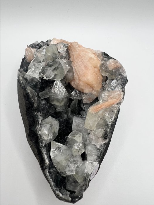 優質，魚魚石 x 鈣石榴石， 水晶 - 高度: 65 mm - 闊度: 130 mm- 625 g