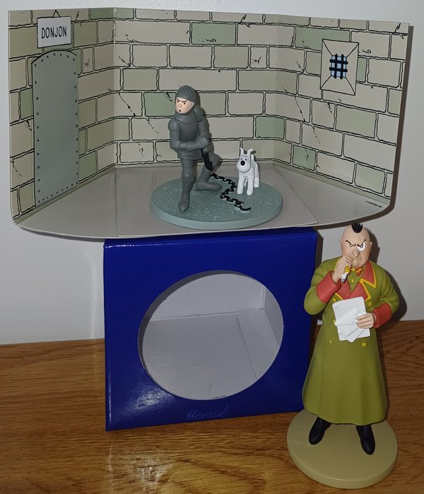 Tintin - 2 Figurines - Coffret scène " Tintin Armure " + Figurine La collection officielle - 2 塑像 - 第一版 - 2011/2012