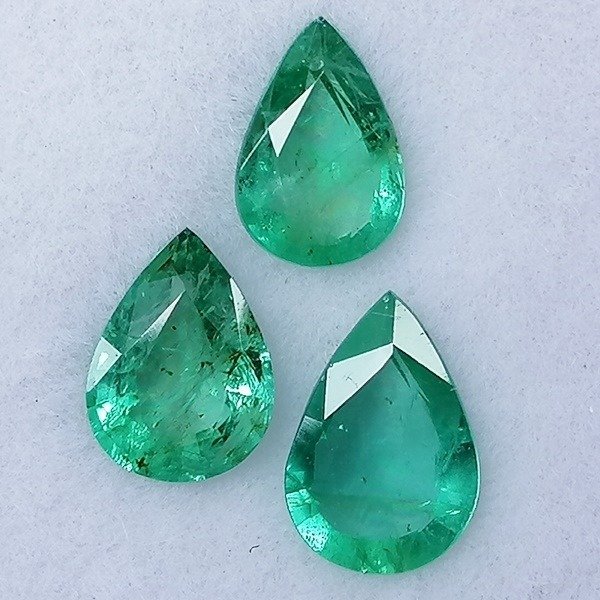 3 pcs  Emerald - 1.23 ct