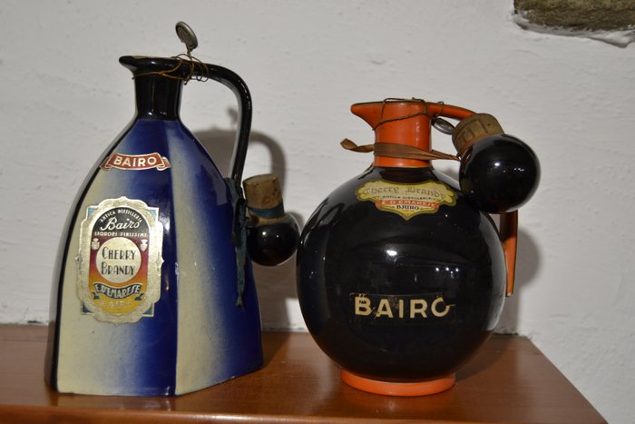 Bairo - Cherry Brandy - Ceramic Decanters  - b. 1940s, 1950s - 750ml