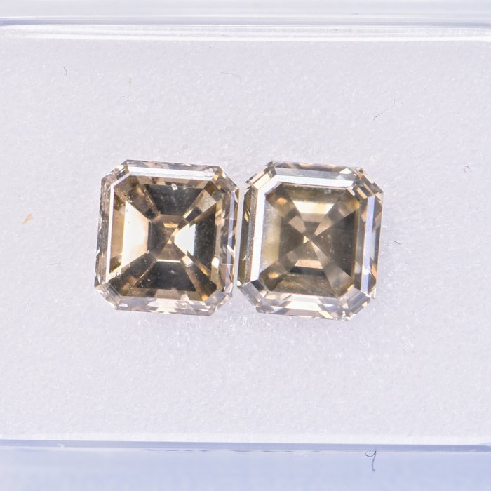 2 pcs Diamante - 2.05 ct - Esmeralda - Natural Fancy Deep Yellowish Gray - VS2  VG/VG  **No Reserve Price**