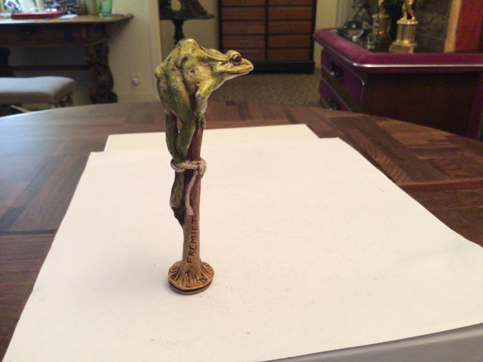 雕塑, Bronze de Vienne - La grenouille perchée, d'après Fremiet - 11 cm - 冷漆青铜