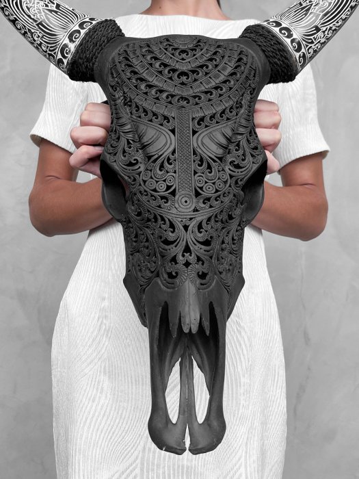 头骨艺术 - 正宗手工雕刻黑牛头骨，波西米亚雕刻牛角 - 巴东图案 - 雕刻的颅骨 - Bos Taurus - 60 cm - 48 cm - 21 cm