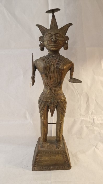 巴斯塔雕像 - 奧裡薩邦 - 68 厘米 - 青銅色 - 印度 - 20世紀下半葉