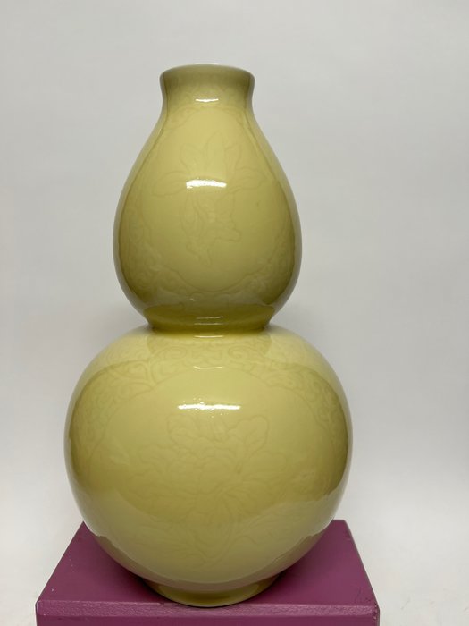 Jar - Porcelain - China - mid 20th century