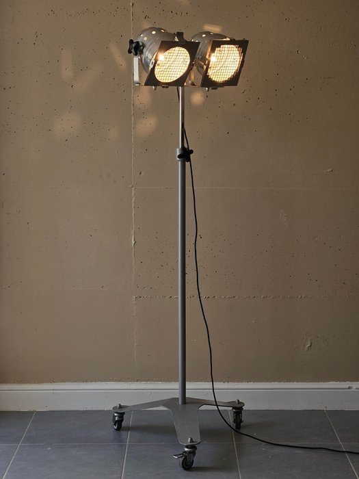 Siarco - Lámpara de pie trípode - 2xVA56 - Acero, Metal