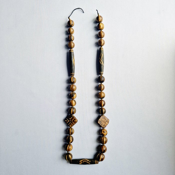 古缅甸、骠国晚期 蚀刻棕榈木化石 佛珠护身符 - 62 cm