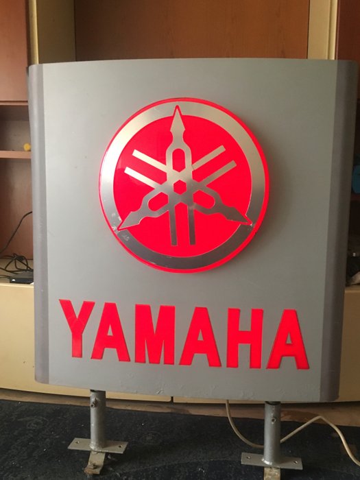 Yamaha - Skylt - järn