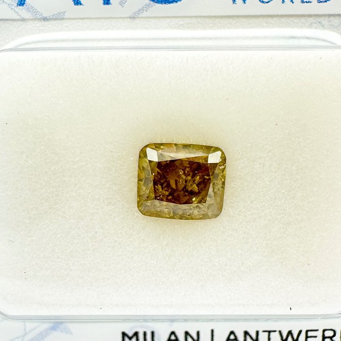 1 pcs Diamante - 0.84 ct - Almofada - Amarelo acastanhado escuro elegante - I1, No Reserve Price