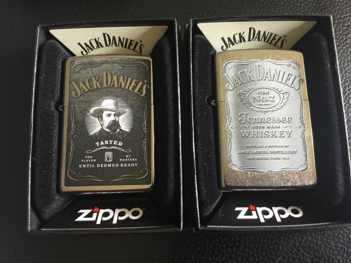 Zippo - Zippo 2023 set van 2 Jack Daniels aanstekers - Accendino - Ottone