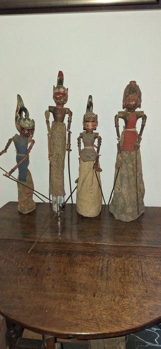 4 marionetas - Wayang golèk - Java - Indonesia  (Sin Precio de Reserva)